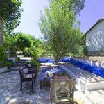 Bakkhos Guest House